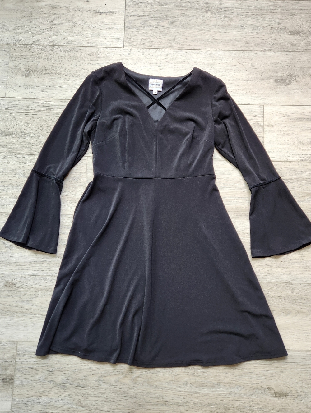 Ashley Graham Beyond Black V-Neck Fit-and-Flare Dress Bell Sleeves Womens 6